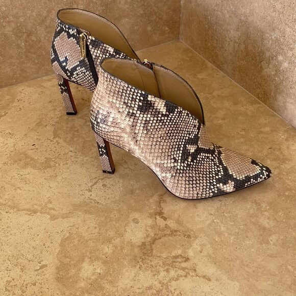 Vince Camuto Snakeskin booties - Picture 2 of 7